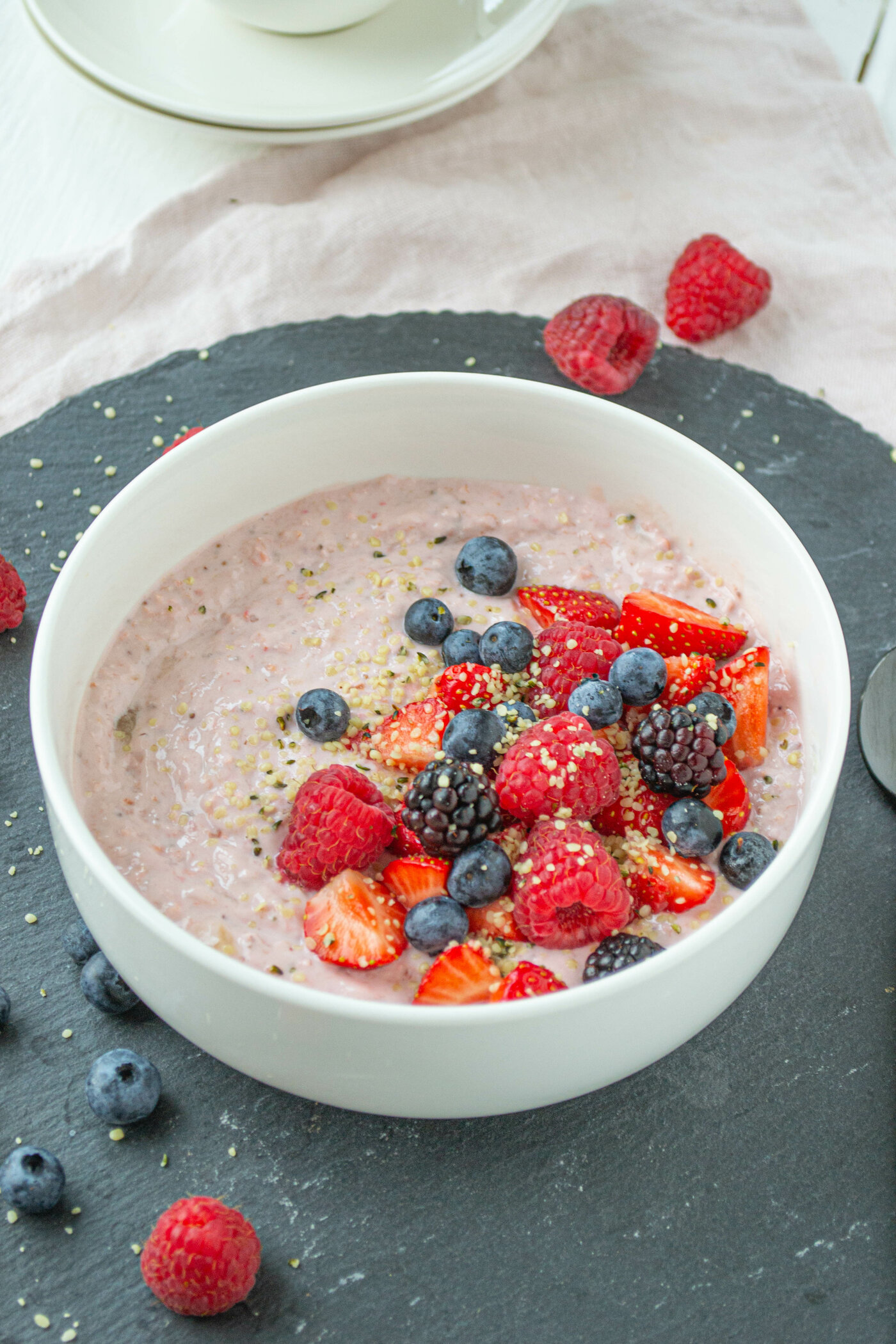 Birchermüsli mit Beeren und Skyr