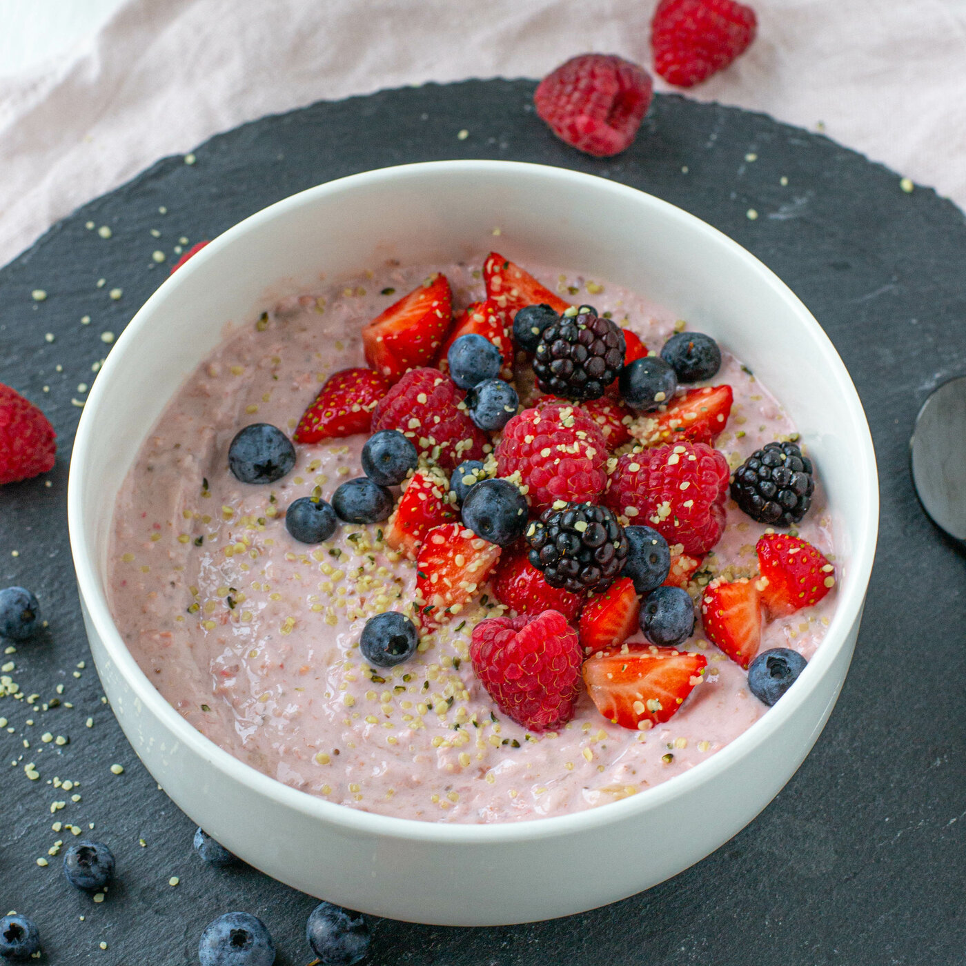 Birchermüsli mit Beeren und Skyr