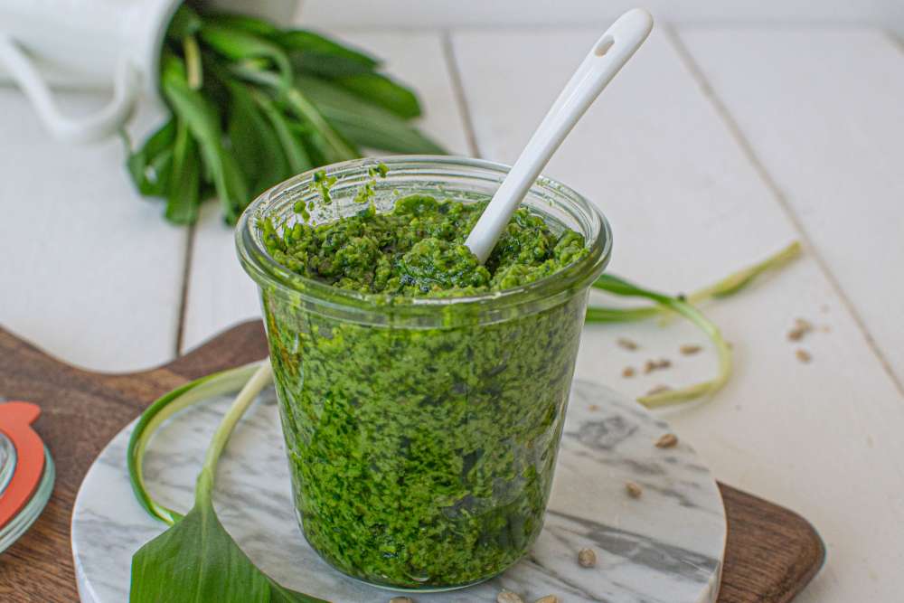 Bärlauchpesto - einfach, nur 4 Zutaten