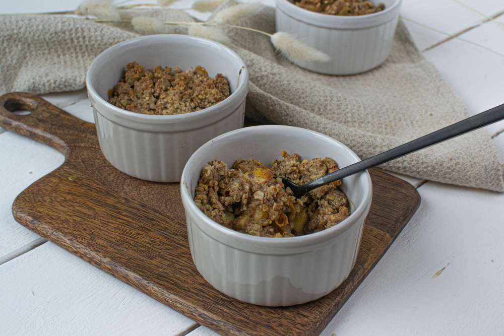 Love to Eat - Gewürz-Crumble mit Birnen | Süsses &amp; Desserts