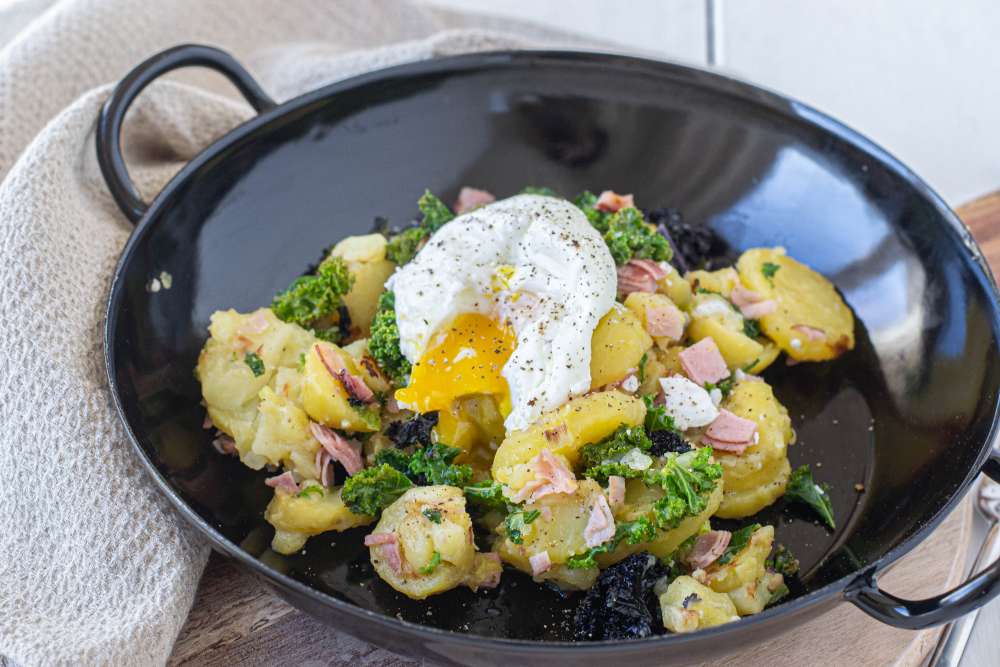 Grünkohl Gröstl mit pochiertem Ei