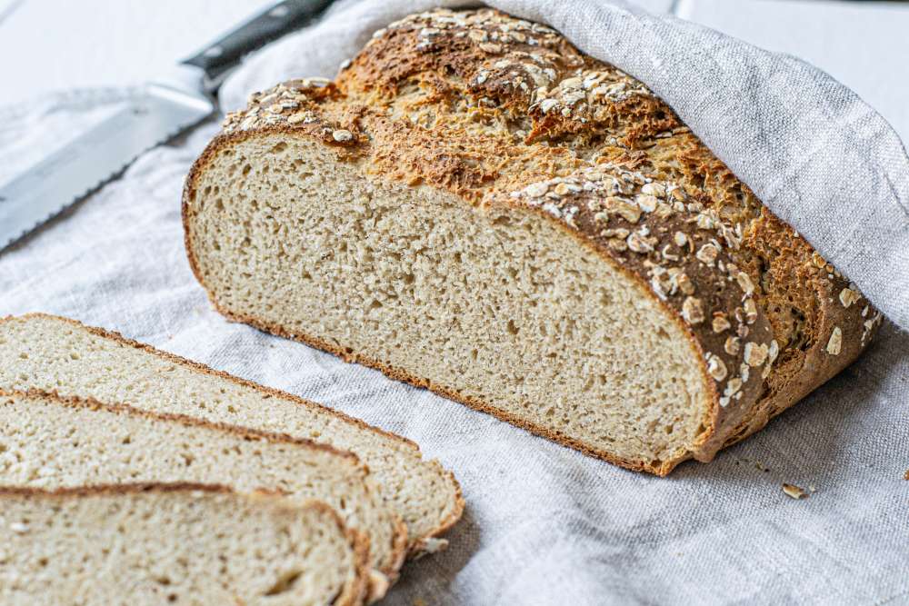 Haferflocken Buttermilch Brot mit Roggenmehl