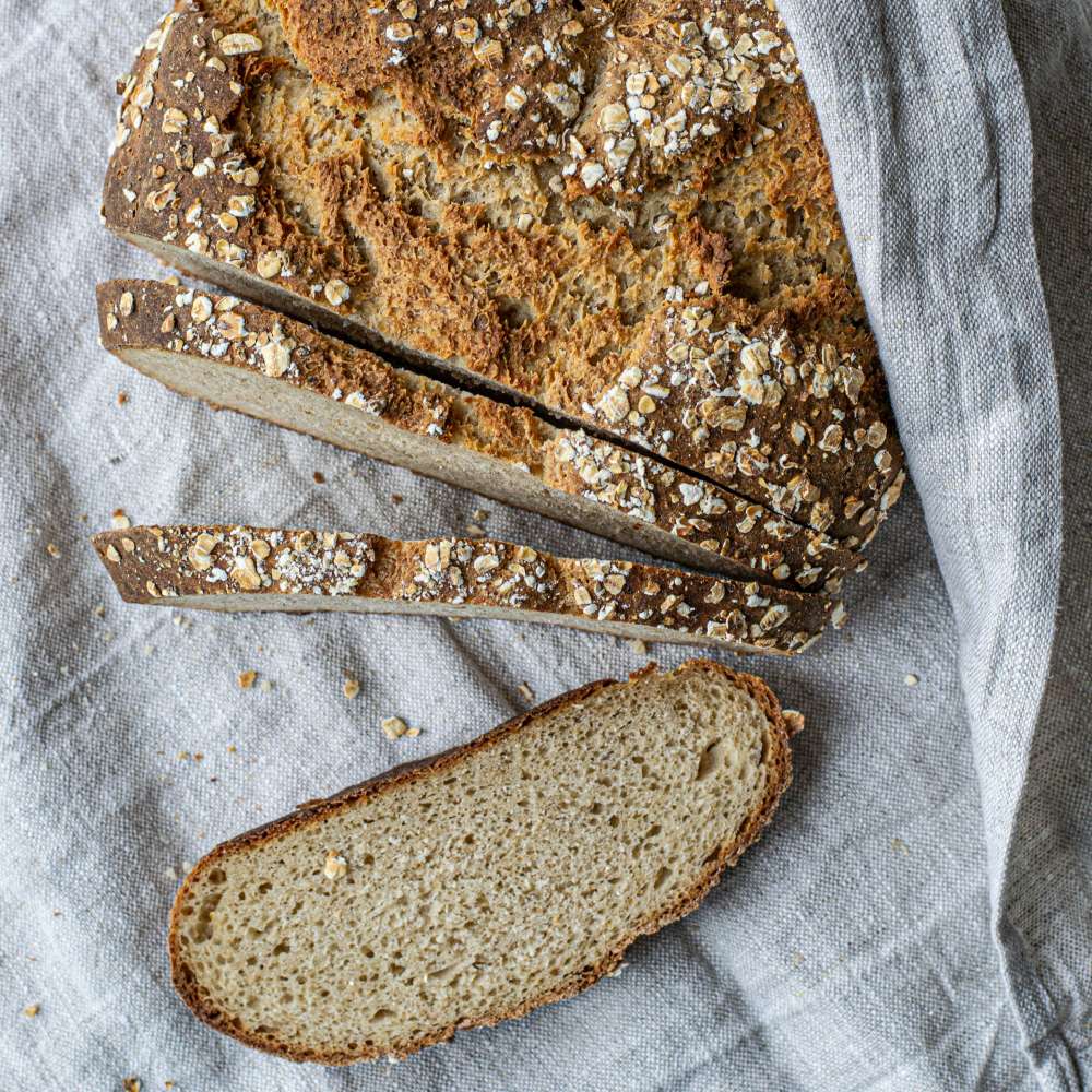 Haferflocken Buttermilch Brot mit Roggenmehl