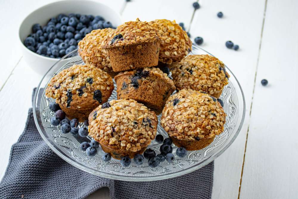 Heidelbeer Muffins mit Hafer-Zimt Crisp