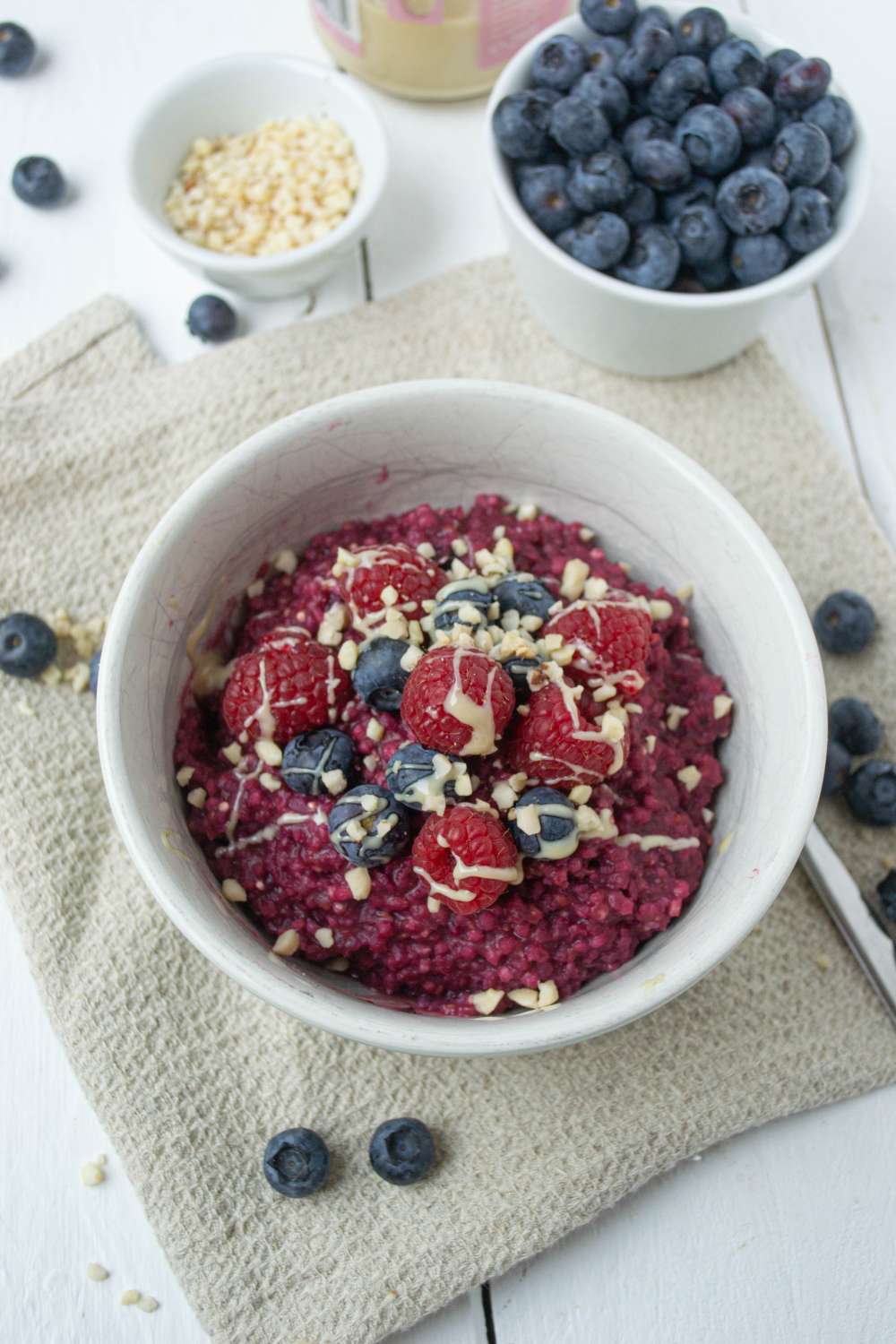 Hirse Porridge mit Beeren