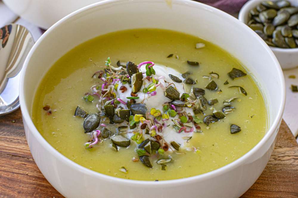 Kartoffel-Lauch Suppe mit Kürbiskernen