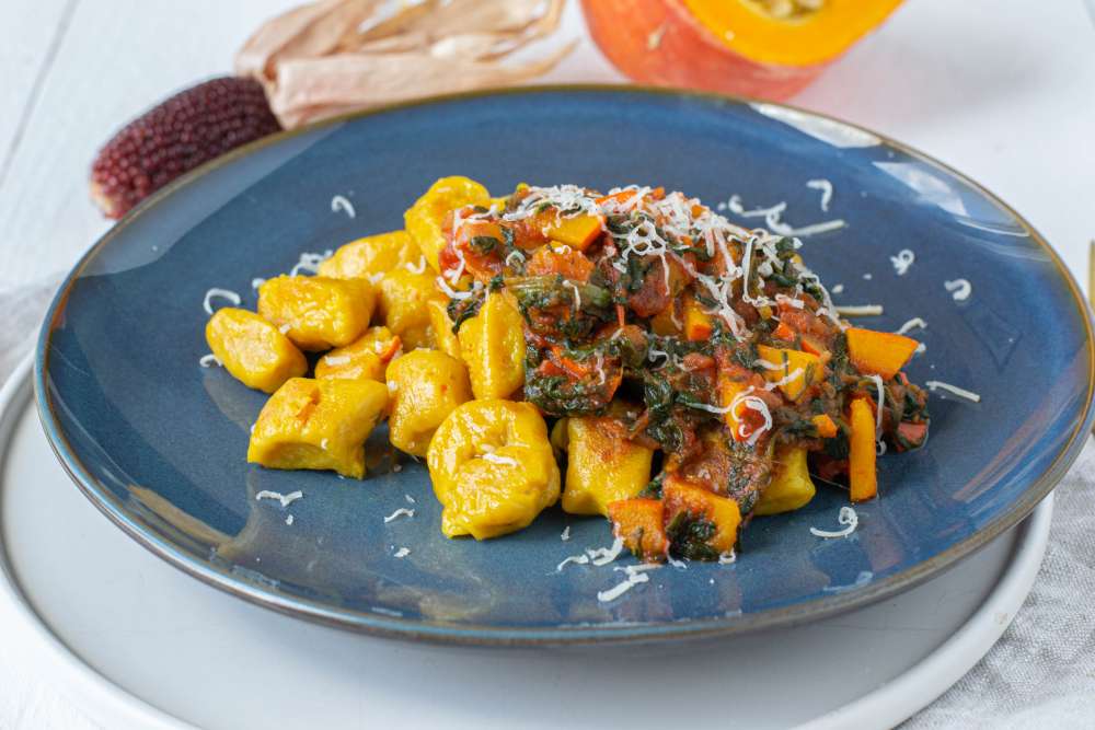 Kürbis Ricotta Gnocchi ohne Kartoffeln -  mit Gemüsesauce (vegetarisch)