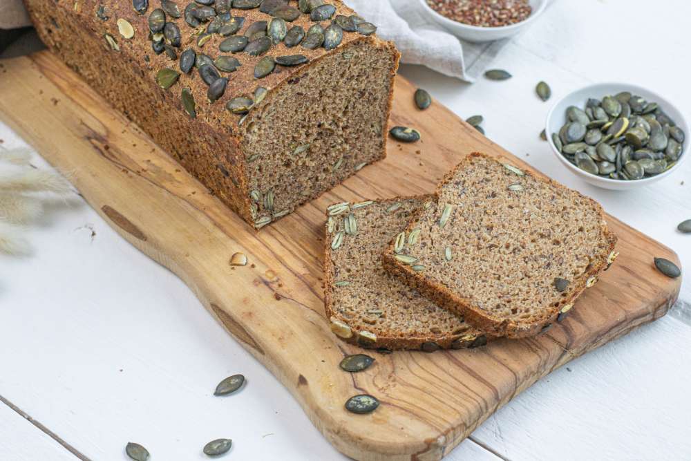 Kürbiskern Brot mit Vollkornmehl & Leinsamen