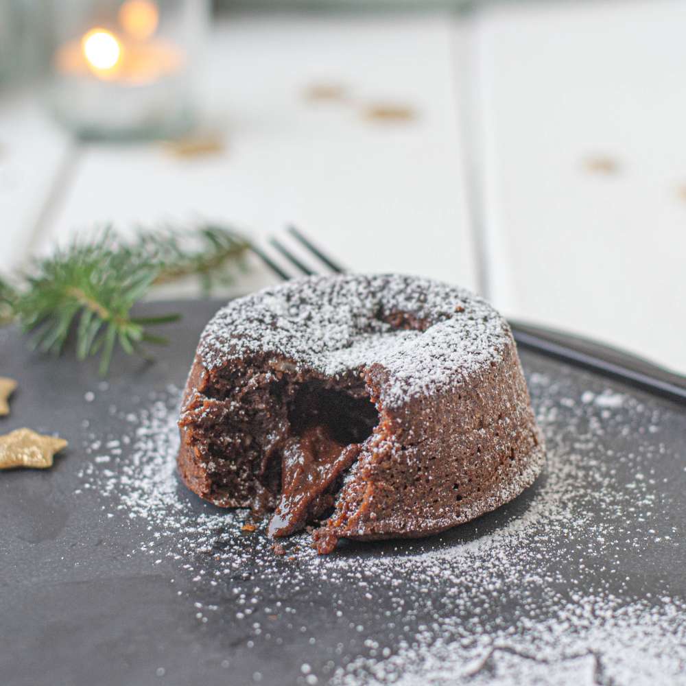 zuckerfreier Lava Cake mit flüssigem Kern