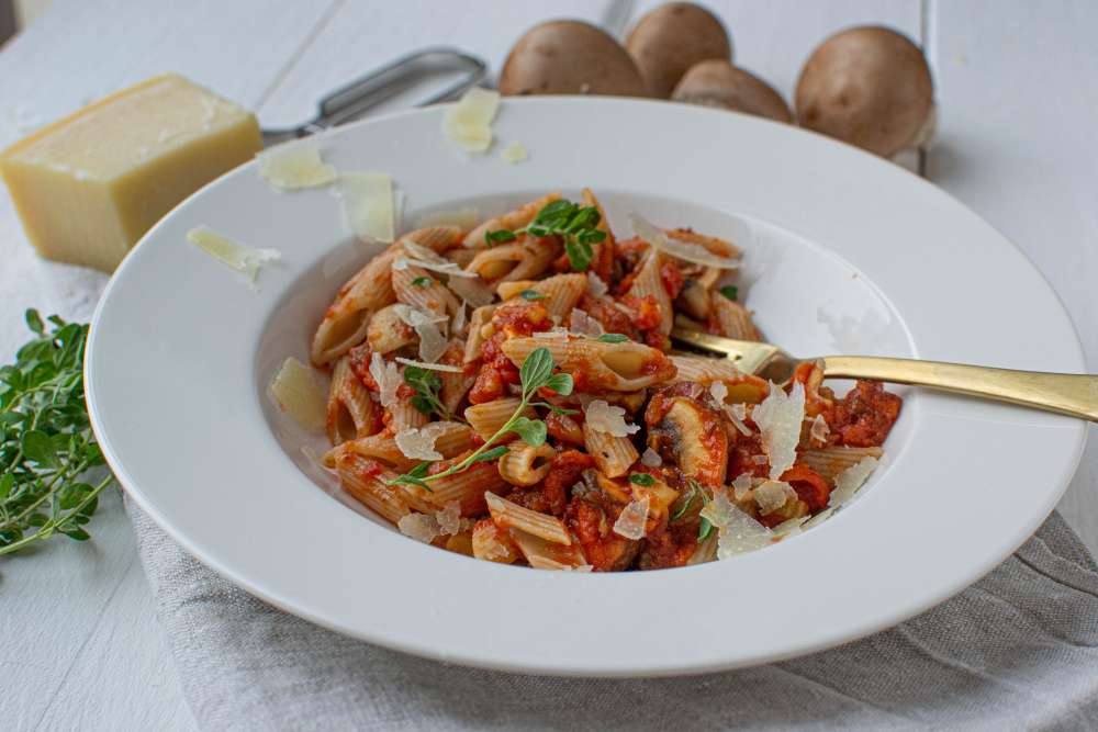Pasta mit Pilzsauce (Pasta Funginese)