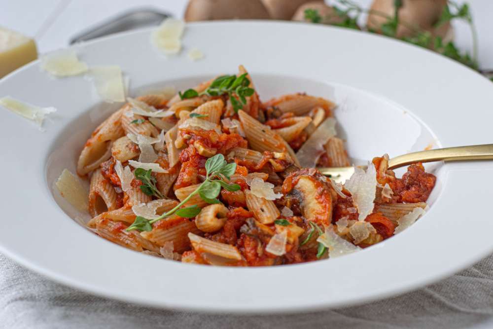 Pasta mit Pilzsauce (Pasta Funginese)
