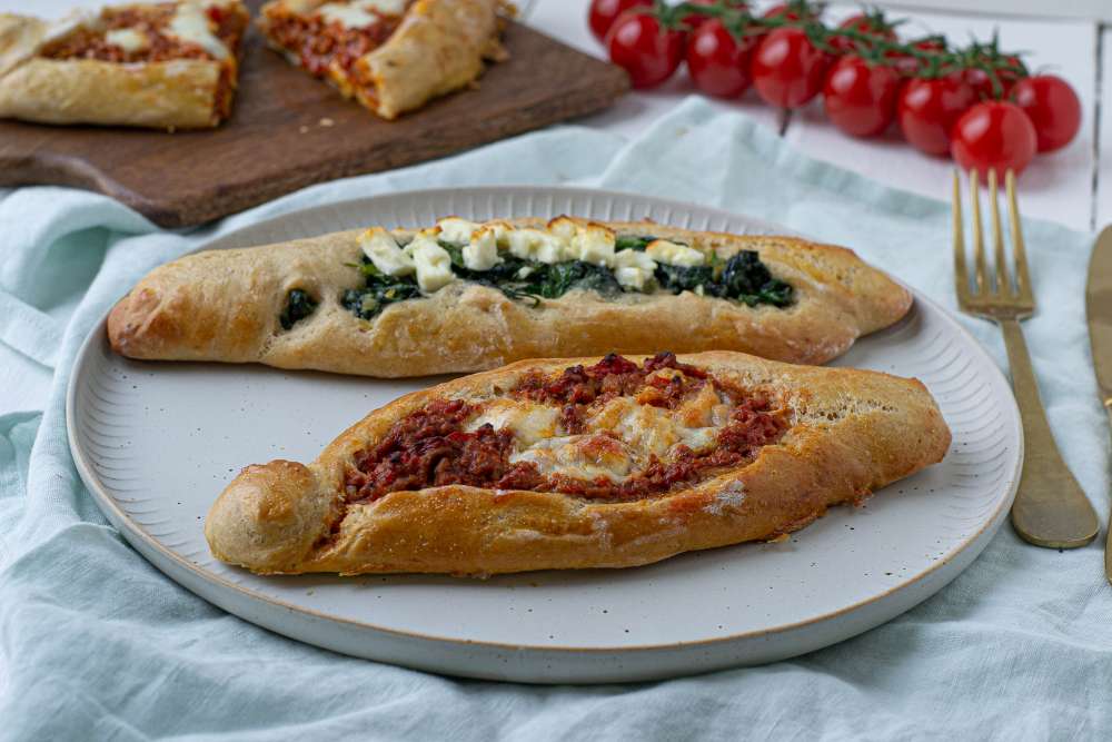 Pide - vegetarisch mit Spinat oder klassisch