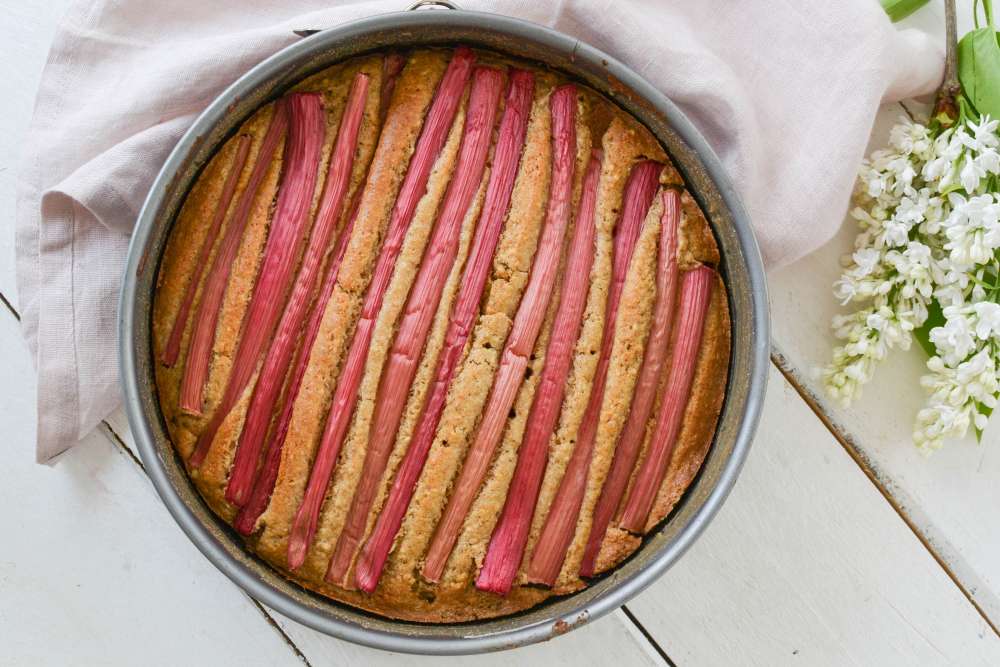 Rhabarberkuchen mit Kokosblütenzucker