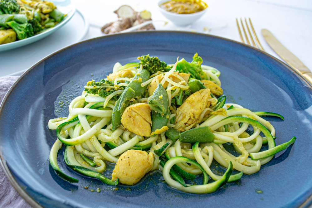 Thai Zoodles mit Huhn
