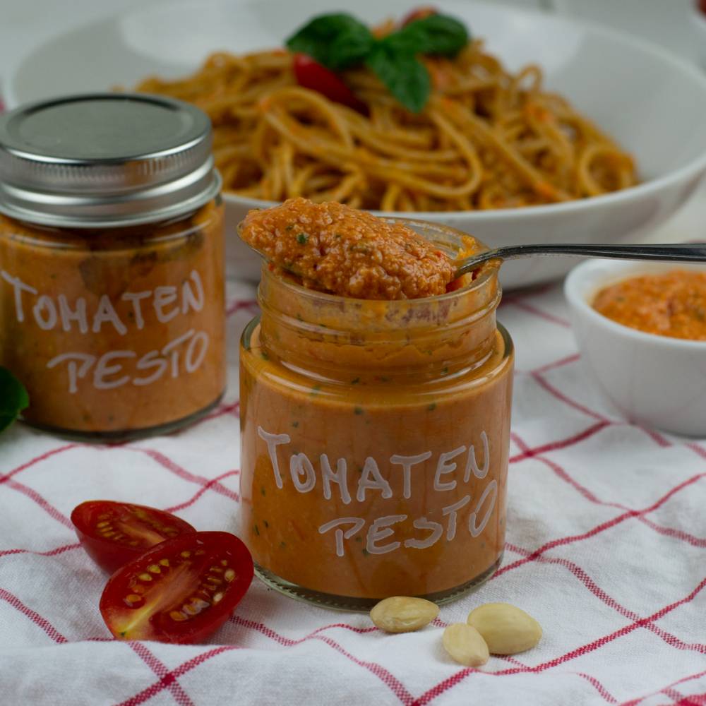 Love to Eat - Tomatenpesto lecker &amp; fruchtig | Aufstriche, Dips &amp; Pestos