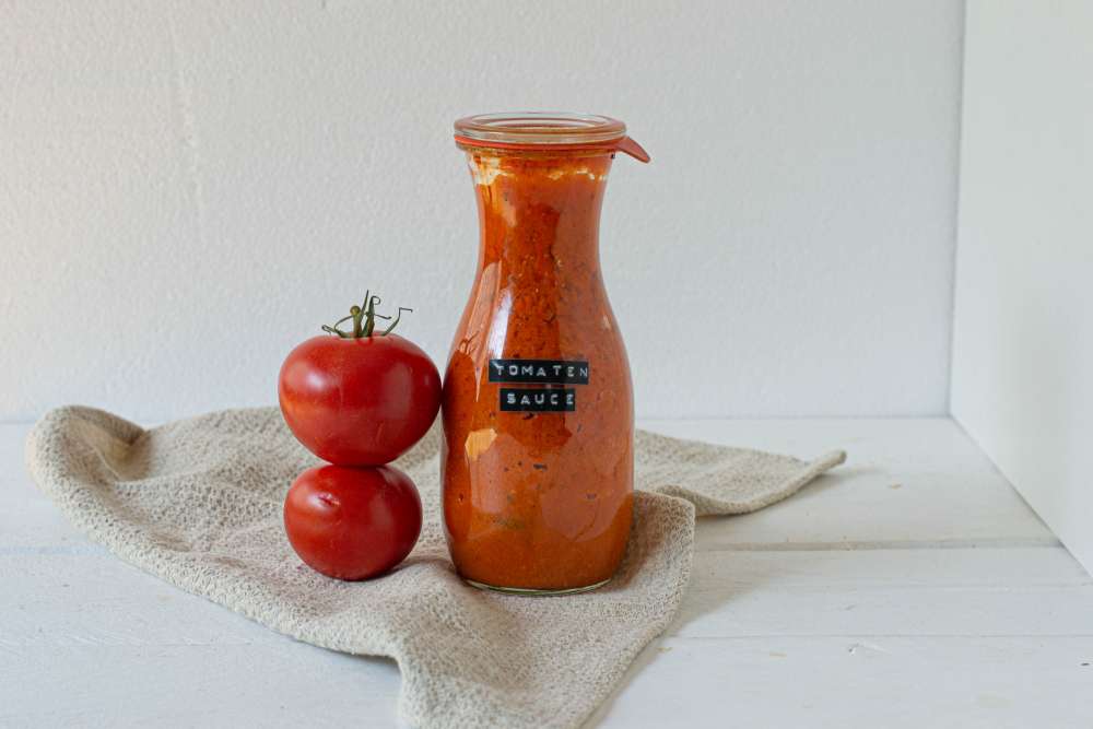 Tomatensauce - selbstgemacht und im Backofen eingekocht